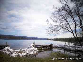 Let flood victims rebuild in flood zones, province says