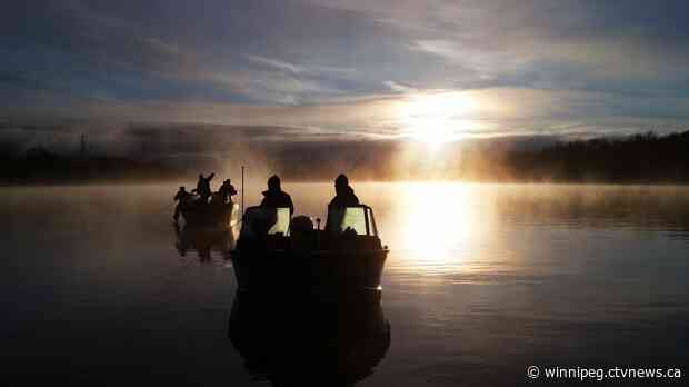 Outdoor hunting and fishing licenses and park permits to be sold online in Manitoba