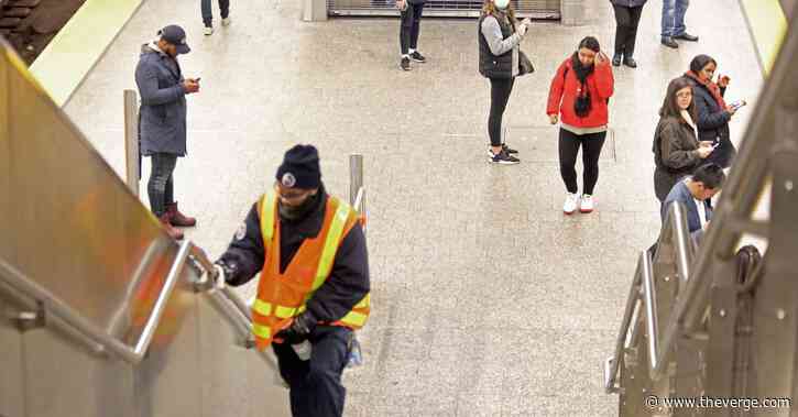 Canceling events early can help keep an outbreak from getting worse