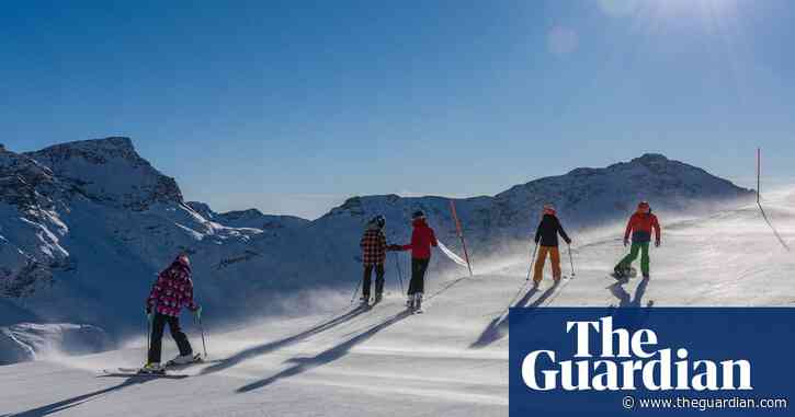 Foreign Office warns Britons against all but essential travel to Italy