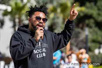 Newly appointed Sanders adviser apologises for resurfaced messages calling Michelle Obama 'ugly'