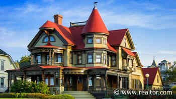 What Is a Queen Anne Victorian? An Ornate Style of Architecture With Historic Roots - Realtor.com News