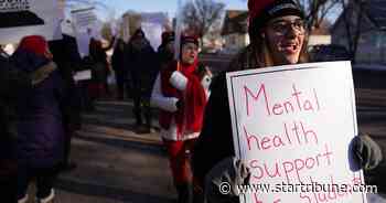 St. Paul teachers go on strike; classes canceled Tuesday