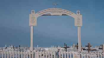 N.W.T. cemeteries in 'crisis' because of climate change, say community representatives