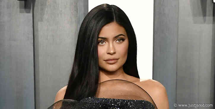 Kylie Jenner Gives Rare Glimpse at Her Natural Short Hair