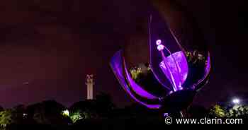 Buenos Aires violeta: así se iluminaron los monumentos y edificios porteños por el Día de la Mujer - Clarín