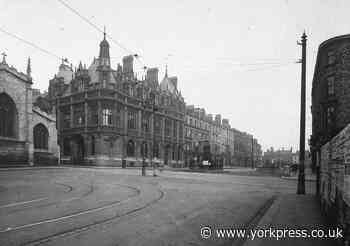 An eerily deserted Parliament Street in 1911