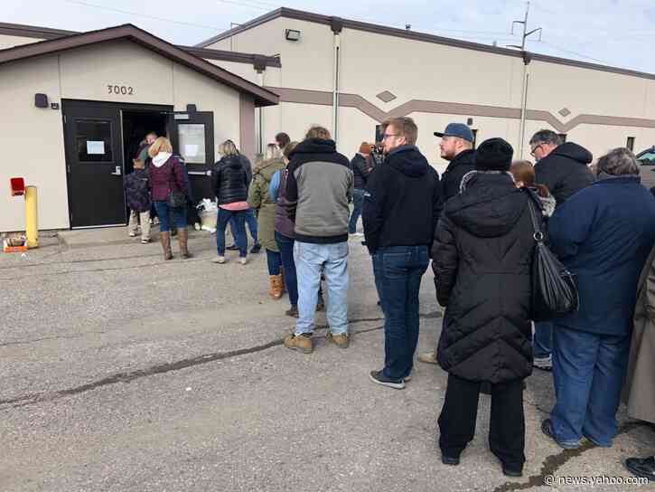 Hourlong waits prompt Democrats to bolster Fargo caucus site