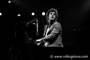 Flashback: Billy Joel Declares That He’s ‘All for Leyna’