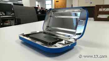 PhoneSoap Pro review (early verdict): Will this gadget sanitize your devices? - T3