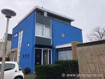 Huiseigenaar moet van gemeente blauwe kleur op buitenmuur overschilderen