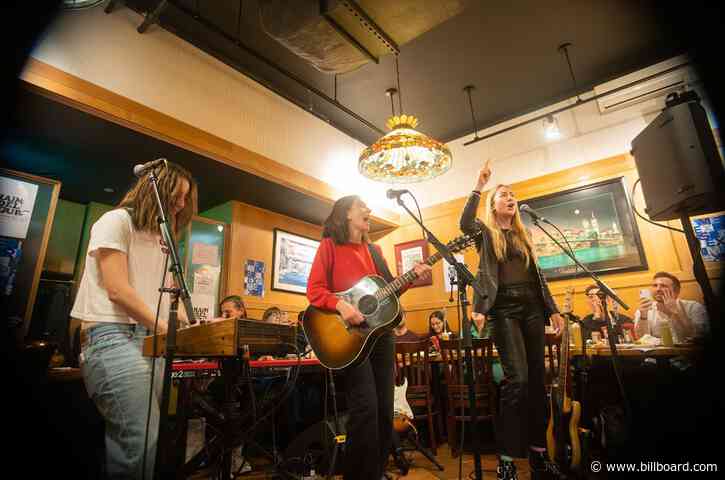 Not Gonna Rye, Haim’s First Stop on Their Deli Tour Was Everything