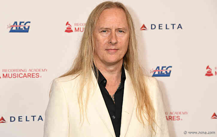 Alice In Chains’ Jerry Cantrell is recording a new solo album