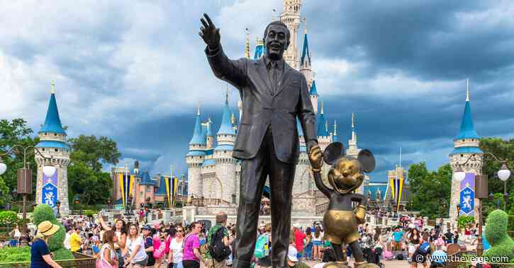 Disney park employees panic as parks remain open amid coronavirus pandemic