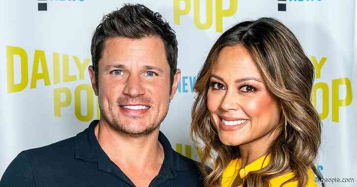 Love Is Blind S Vanessa Lachey Says Shower Sex Is The Key To Her Happy