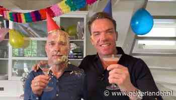 Kamphues en Doornbos crashen in de keuken: Formule 1, lunchen en vooral veel dollen