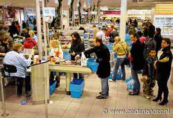 Drukte in supermarkten na persconferentie: ‘Klanten nemen soms complete dozen melk mee’