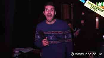 Tailenders Live: England's Mark Wood surprises the crowd by singing his own song
