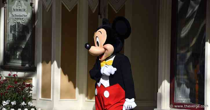 Disneyland will close for the month over coronavirus