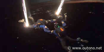 Un impresionante salto nocturno de los 'paracas' de la PAPEA del Ejército del Aire - Contando Estrelas