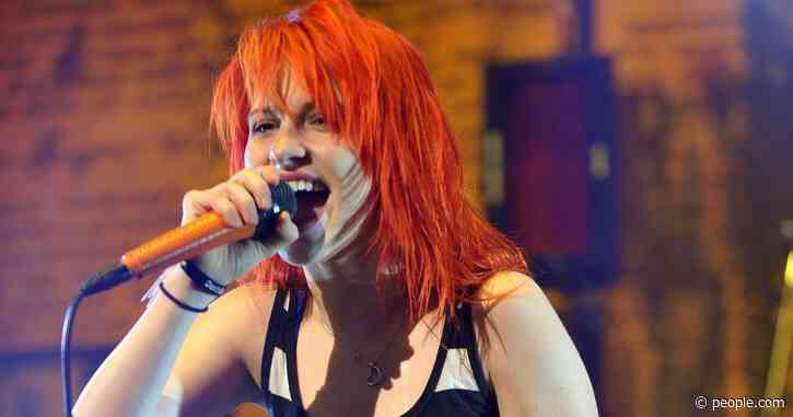 Hayley Williams Only Weighed 91 Lbs. at Time of Her Divorce: 'There's No Hiding That I'm Not OK'