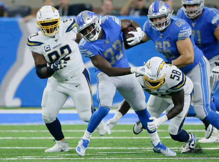 Chargers release team captains Thomas Davis, Brandon Mebane
