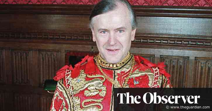 Top civil servant and courtier come under fire in report on child sex abuser