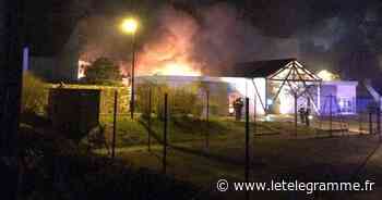 La médiathèque de Ploemel détruite par un incendie [En images] - Le Télégramme