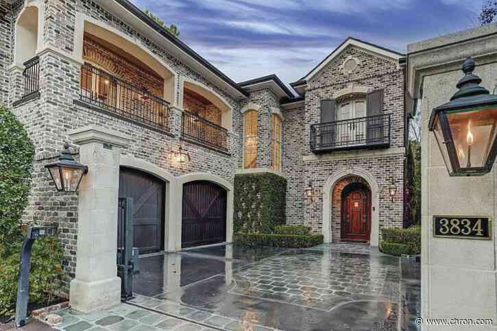 Updated New Orleans-inspired in River Oaks home spotlights features