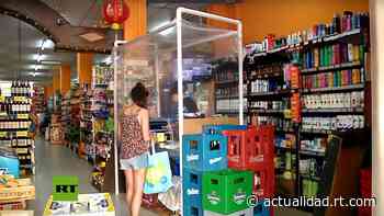 VIDEO: El curioso invento de varios supermercados en Buenos Aires para protegerse del coronavirus - RT en Español