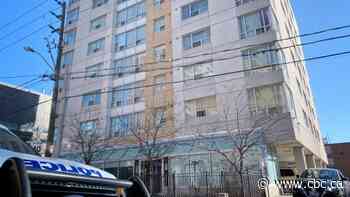 Man dead after stabbing in apartment in Toronto's west end, 1 arrested