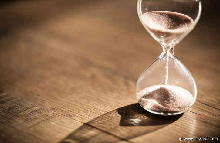 Bitcoin is “Waiting for the Stock Market to Open” as Analysts Eye Another $2,000+ Move