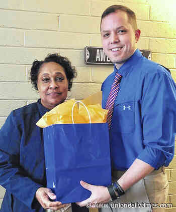 Glenn is Teacher Assistant of the Month - Union Daily Times