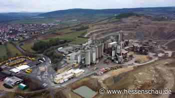Ausbaupläne für Kalk-Steinbruch spalten Dorf in Osthessen - hessenschau.de