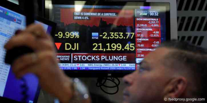 Big Law M&A work slumps; volatility funds shine; Goldman picks teams