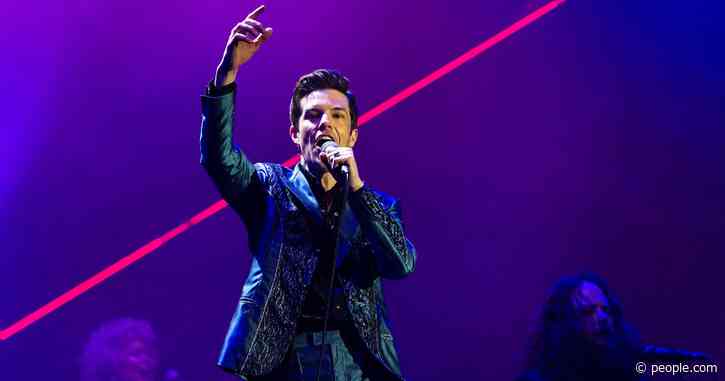 Scrub-a-Dub: The Killers' Brandon Flowers Washes Hands to 'Mr. Brightside' amid Coronavirus Pandemic