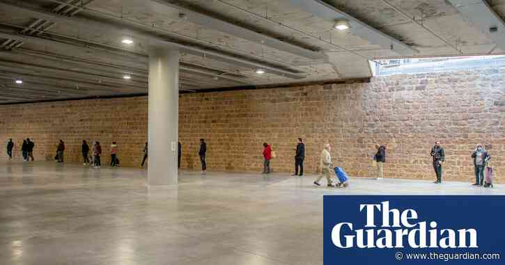 Supermarkets and banks offer early slots for older customers