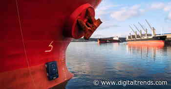 Cargo ship-scrubbing HullSkater robot is like a Roomba for the high seas