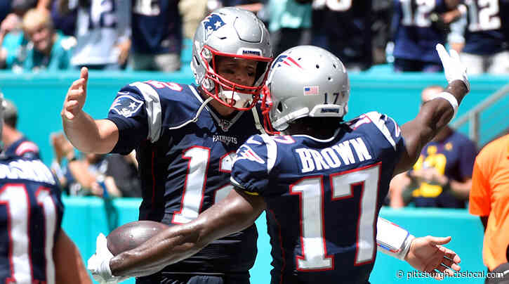 Report: Teams Interested In Tom Brady Believe He Wants To Bring Antonio Brown With Him