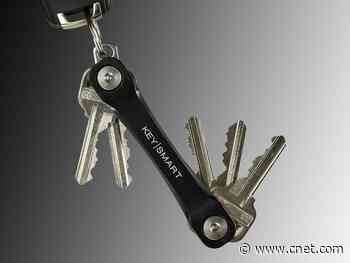 Ditch your bulky keychain with this $10 KeySmart Flex key holder two-pack     - CNET