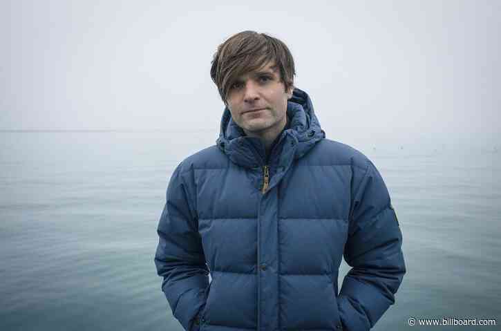Death Cab For Cutie’s Ben Gibbard Covers Radiohead’s ‘Fake Plastic Trees’ on Live Stream