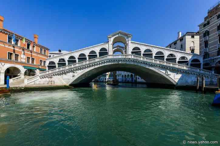 Venice canals clear as city tourist-free under coronavirus