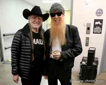 Willie Nelson headlines livestream concert for those stuck at home
