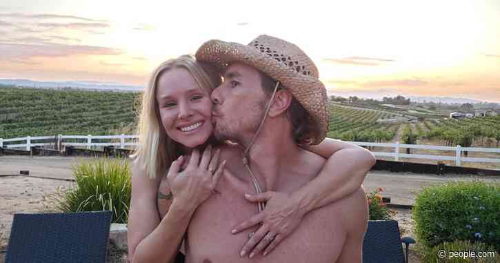 Kristen Bell and Daughters Dance Outside Dax Shepard's Window amid Coronavirus Social Distancing