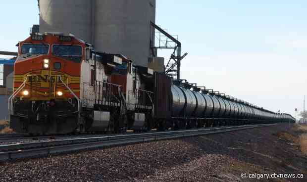 Crude-by-rail shipments hit record high over 400,000 bpd in January