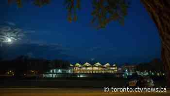 Stratford Festival issues nearly 500 temporary layoffs, extends closure