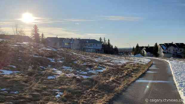 Even when self-isolating after travel, Alberta's top doctor says you should enjoy the outdoors