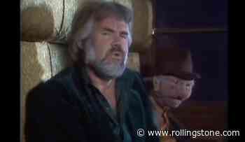 See Kenny Rogers Perform ‘The Gambler’ on ‘The Muppet Show’