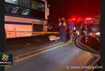 Mujer muere atropellada por autobús en San Rafael Arriba de Desamparados - Teletica