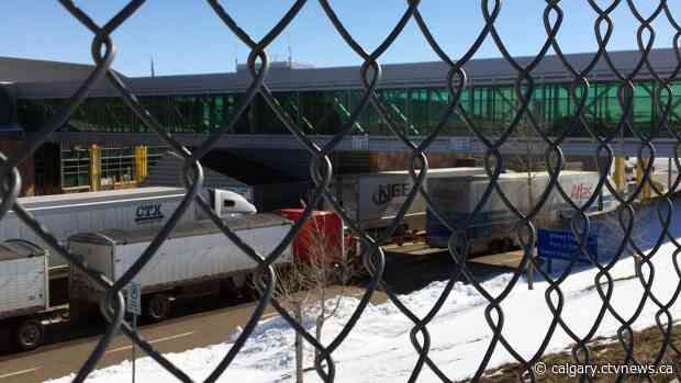 Long lines at Coutts Border Crossing as border closure takes effect